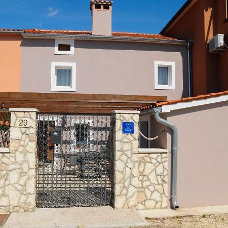 Villa House Margerita Pola Esterno foto