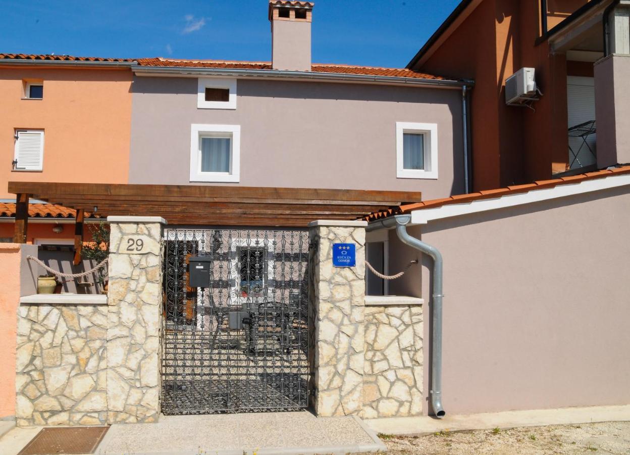 Villa House Margerita Pola Esterno foto